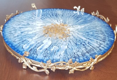 Resin round tray with copper stand